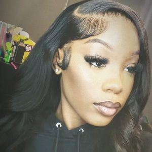 Meet your Posher, Kahmelia